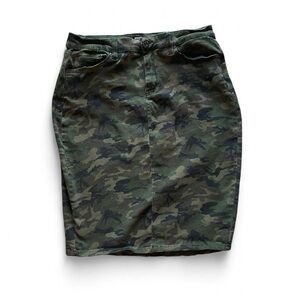 Y2K Camo Print Stretch Denim Midi Skirt – Grunge Utility Pencil Skirt (1X Plus)